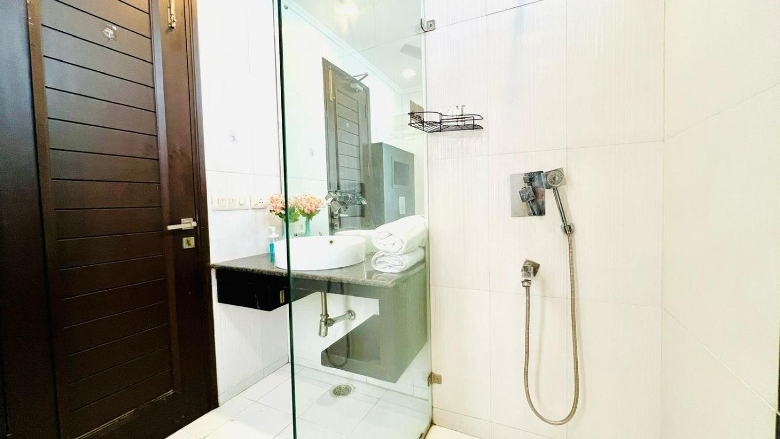 Olive Service Apartments - Greater Kailash Ню Делхи Екстериор снимка