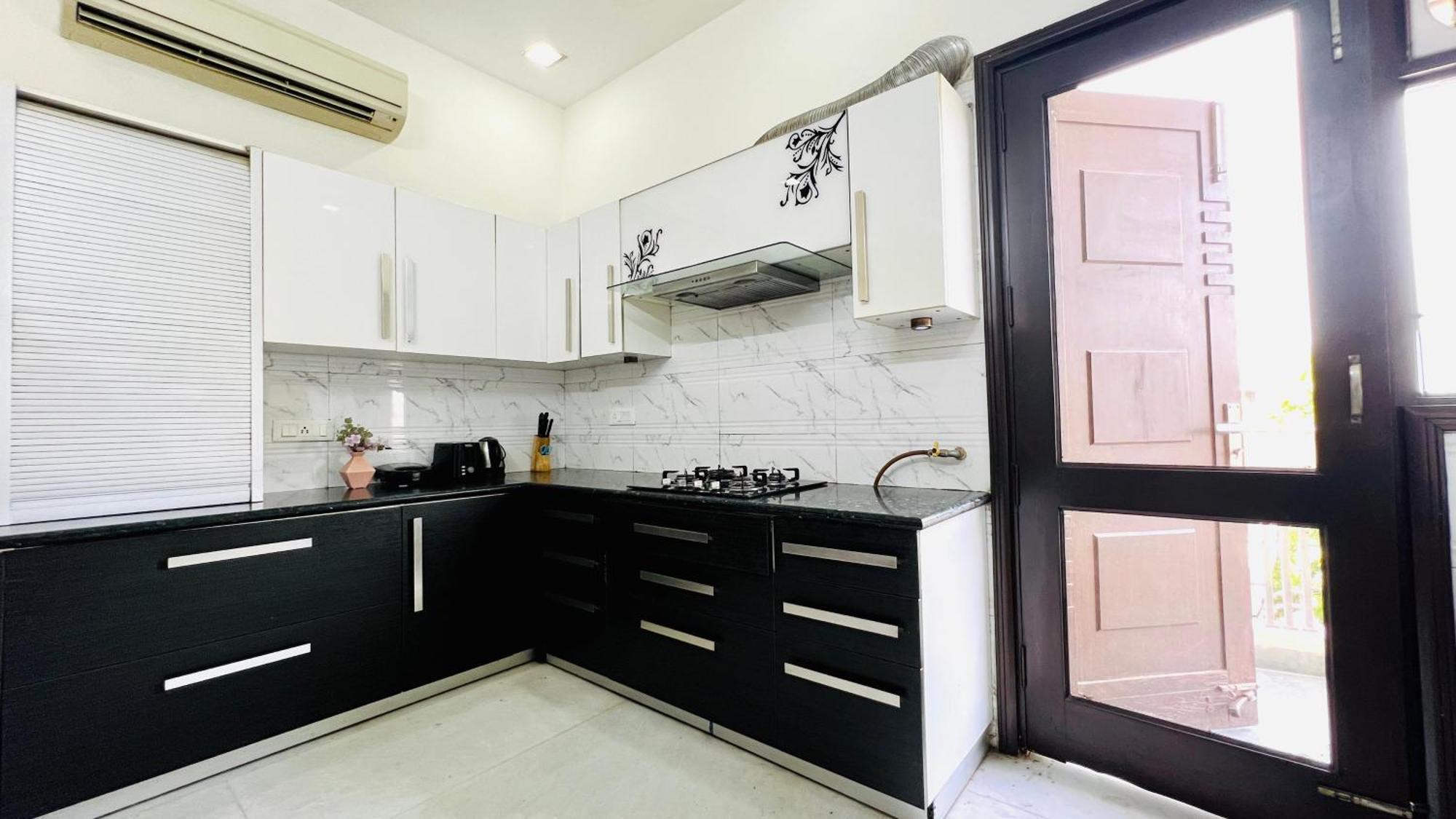 Olive Service Apartments - Greater Kailash Ню Делхи Екстериор снимка
