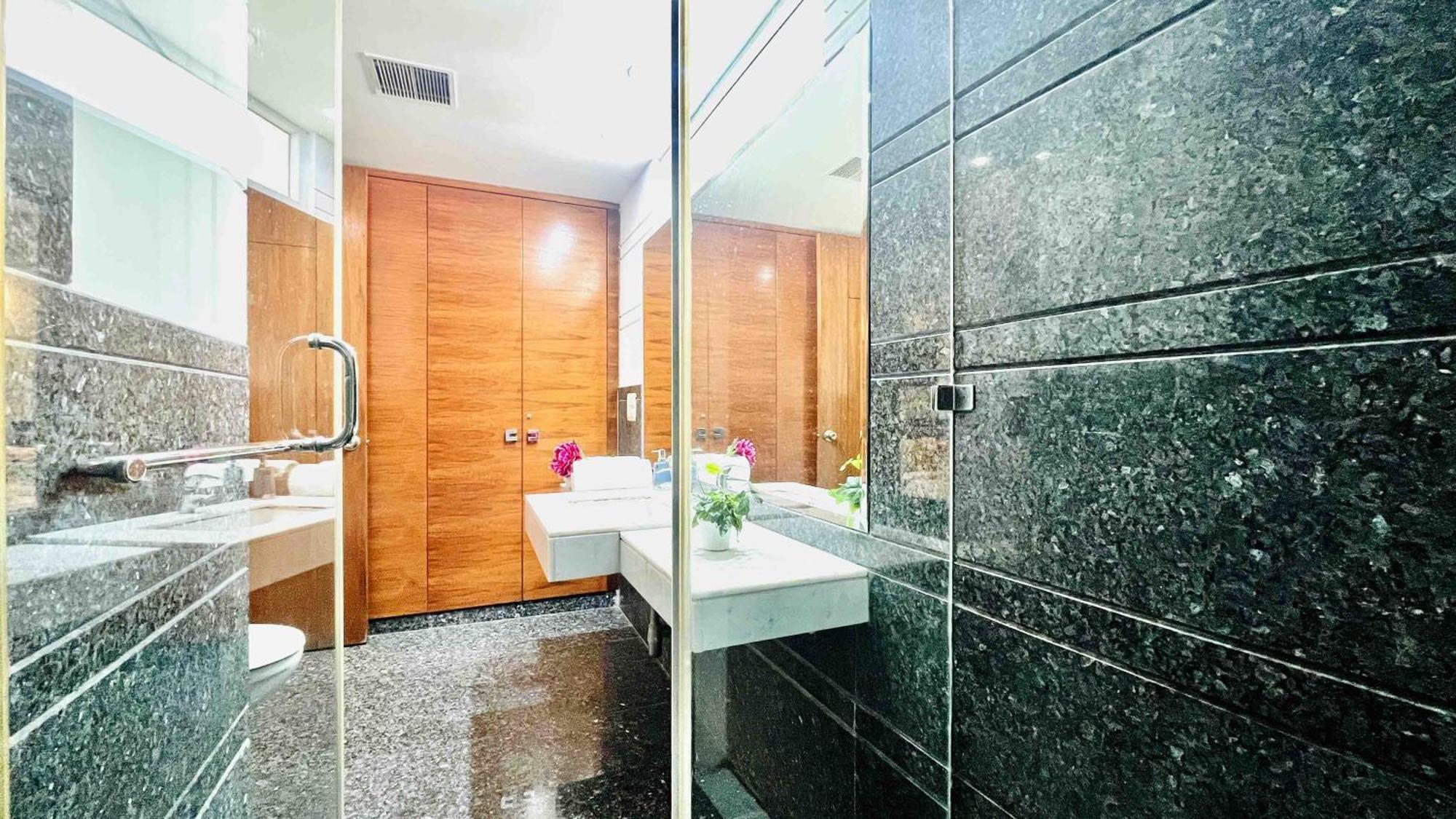 Olive Service Apartments - Greater Kailash Ню Делхи Екстериор снимка